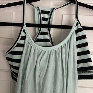 Lululemon workout top size 6